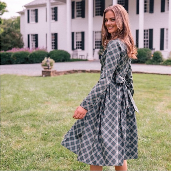 Gal meets glam Parker - Picture 5 of 14